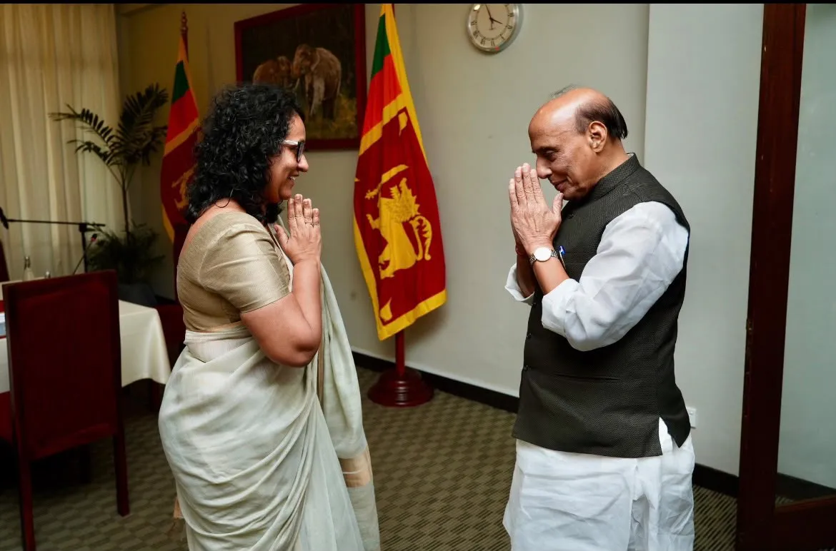 रक्षा मंत्री राजनाथ सिंह ने श्रीलंका में प्रधानमंत्री हरिनी अमरसूर्या से की मुलाकात, संबंधों को मिली नई मजबूती